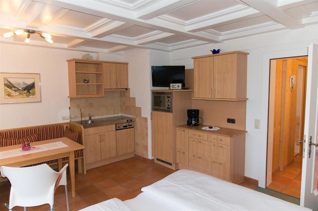 Haus Angela Hotel Sankt Jakob in Defereggen Room photo
